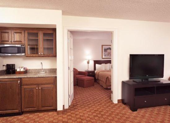 Ann Arbor Regent Hotel And Suites Экстерьер фото